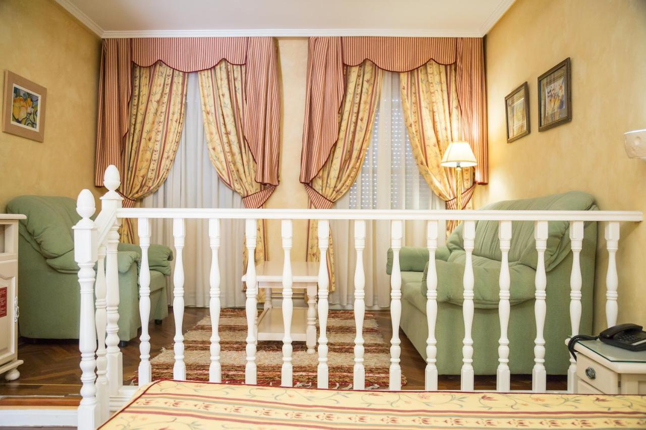 Los Arcos Dosbarrios المظهر الخارجي الصورة